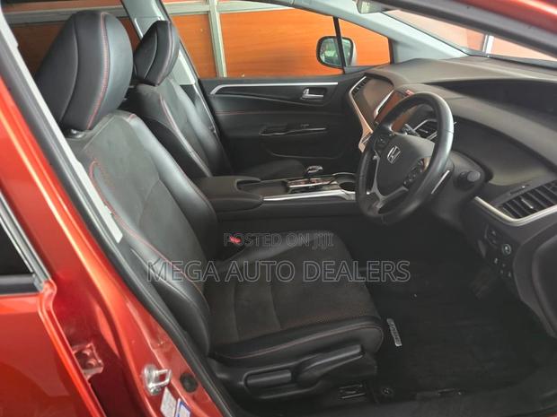 Honda Jade 2018 Orange
