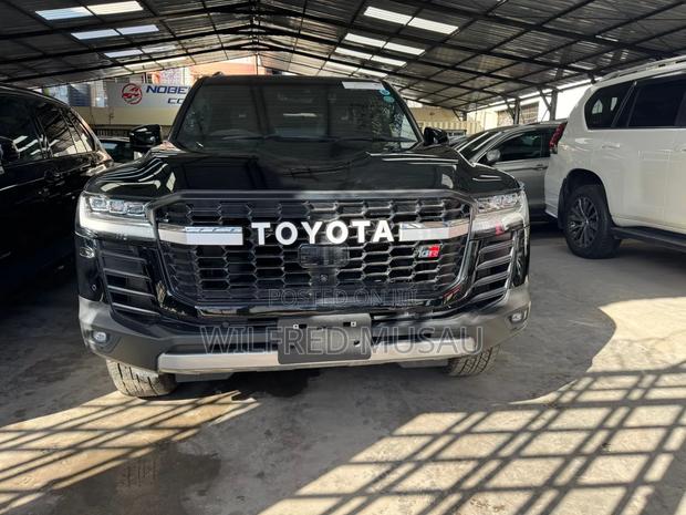 Toyota Land Cruiser 3.3 Diesel 4WD 2022 Black