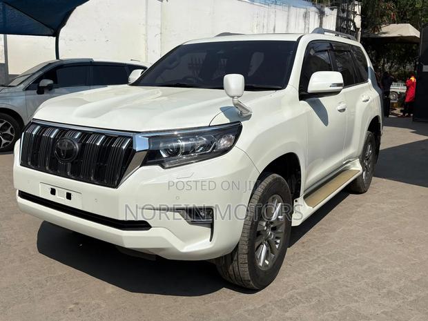 Toyota Land Cruiser Prado 2019 White