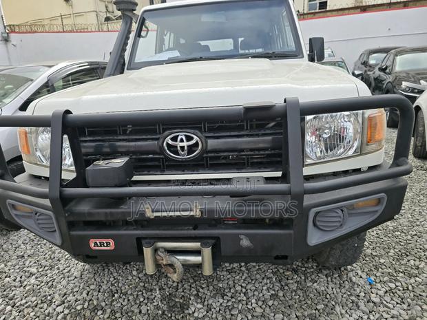 Toyota Land Cruiser 2018 Pearl