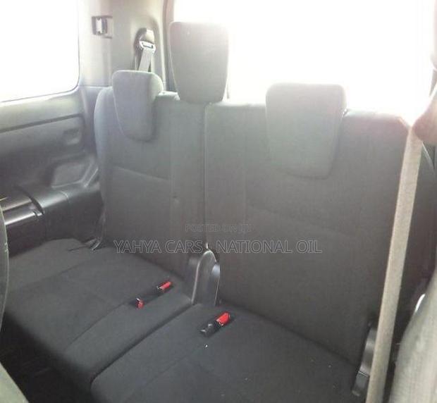 Toyota Esquire 2.0 FWD (8 seater) 2018 Silver