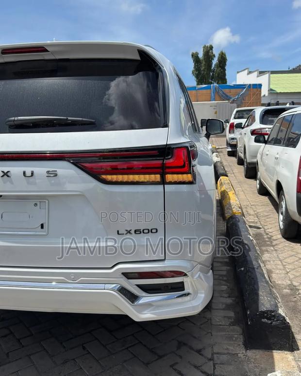 Lexus LX 600 2024 White