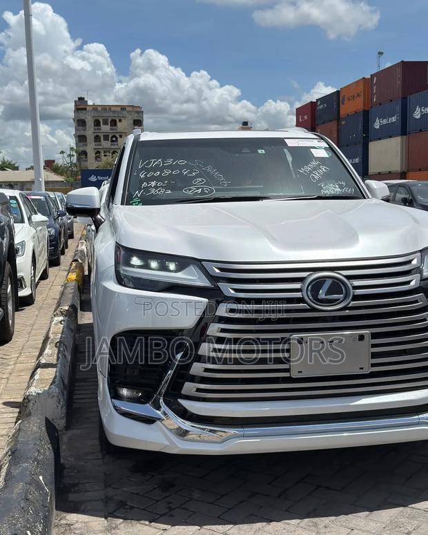Lexus LX 600 2024 White