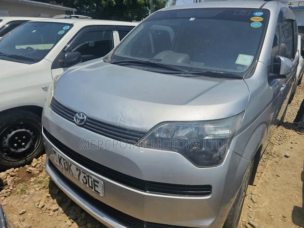 Toyota Spade 2015 Silver