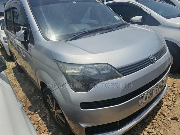 Toyota Spade 2015 Silver