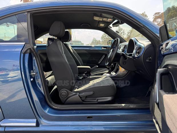 Volkswagen Beetle 2018 Blue