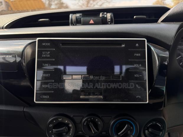 Toyota Hilux 2019 Gray