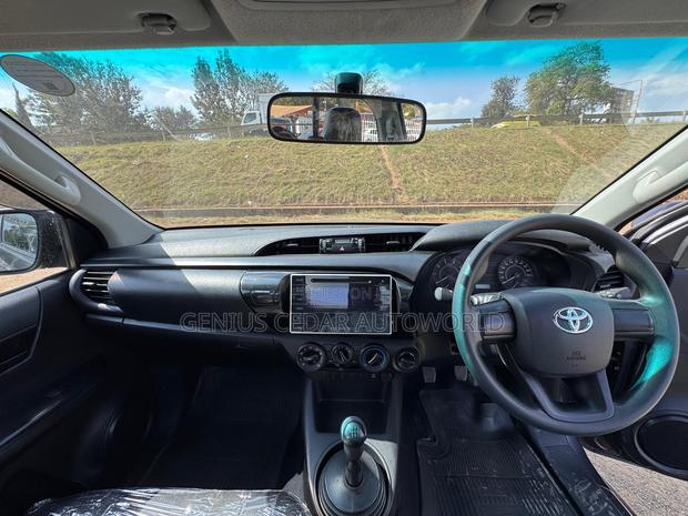 Toyota Hilux 2019 Gray
