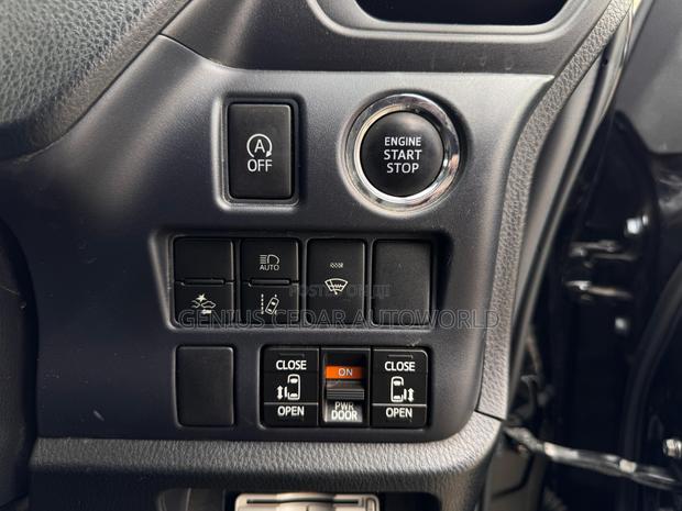 Toyota Noah 2018 Black