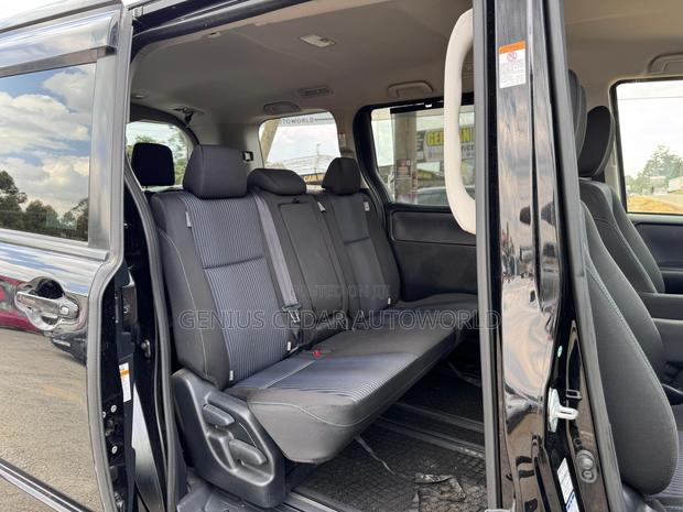 Toyota Noah 2018 Black