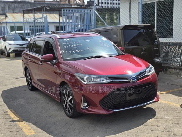 Toyota Corolla Fielder 2018 Red