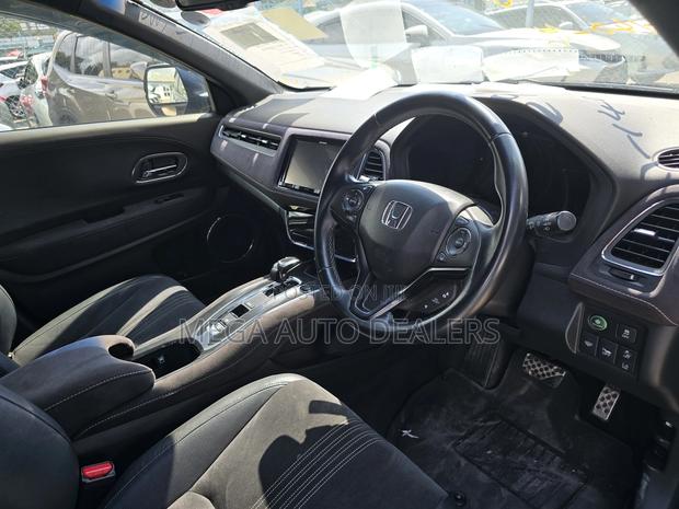Honda Vezel 2018 Black