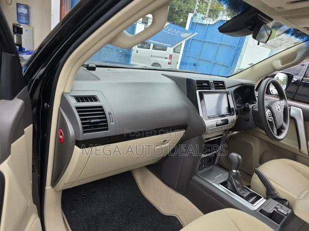 Toyota Land Cruiser Prado 2.7 2018 Black