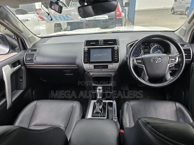 Toyota Land Cruiser Prado 2018 White