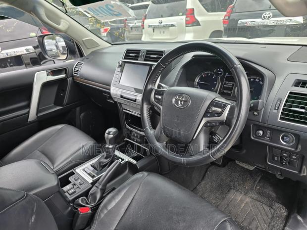 Toyota Land Cruiser Prado 2018 White