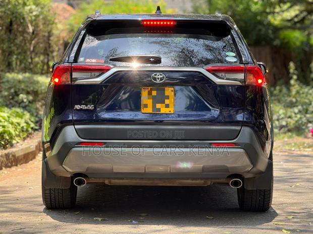 Toyota RAV4 2020 Blue