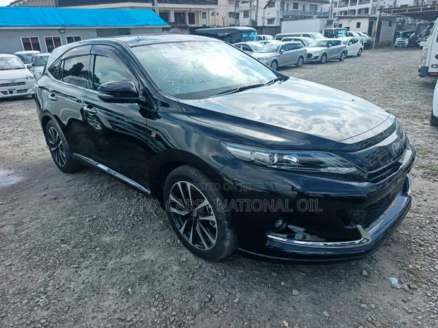 Toyota Harrier 2.0 2018 Black