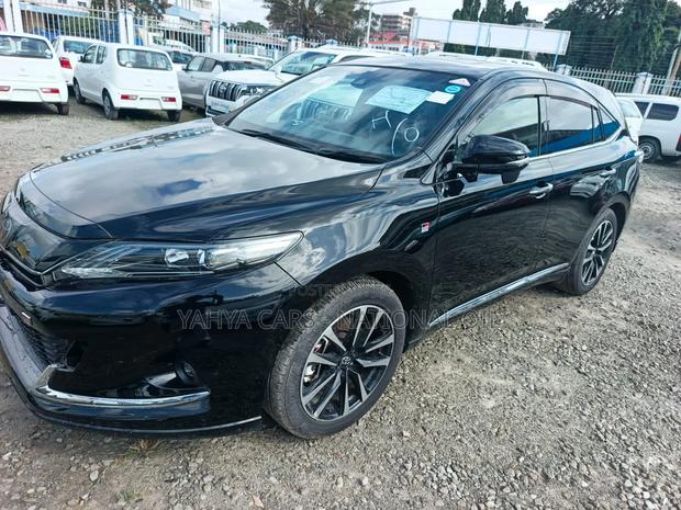 Toyota Harrier 2.0 2018 Black