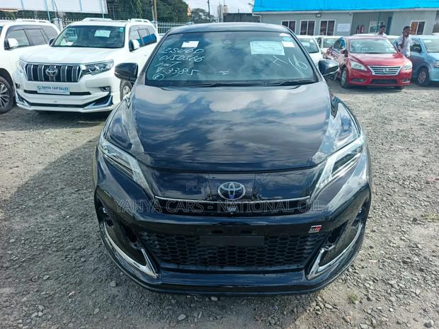 Toyota Harrier 2.0 2018 Black