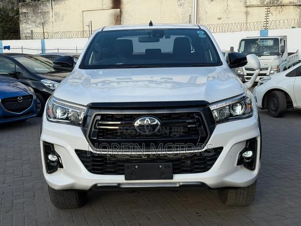 Toyota Hilux 2020 Off white