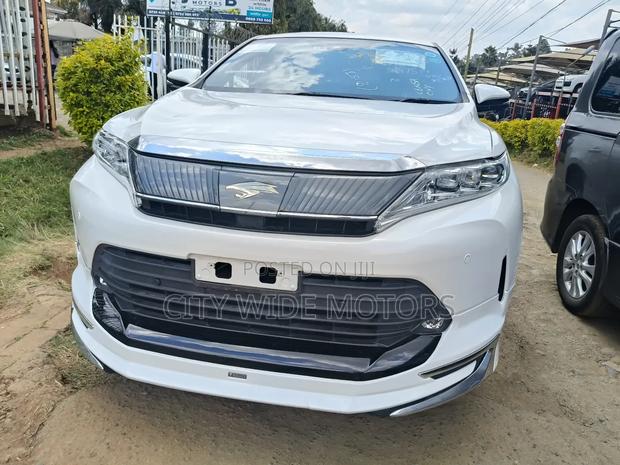 Toyota Harrier 2018 White