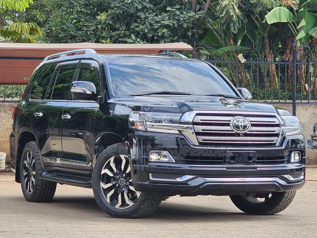 Toyota Land Cruiser 4.6 V8 ZX 2017 Black