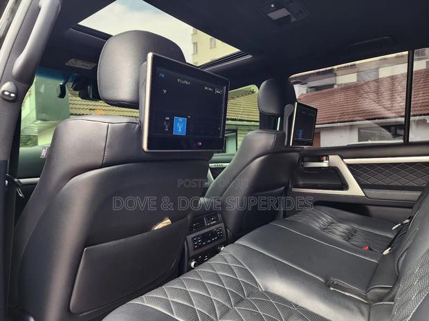 Toyota Land Cruiser 4.6 V8 ZX 2017 Black