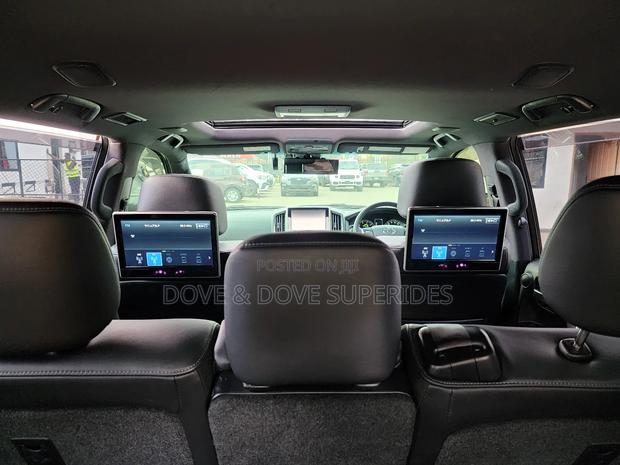 Toyota Land Cruiser 4.6 V8 ZX 2017 Black