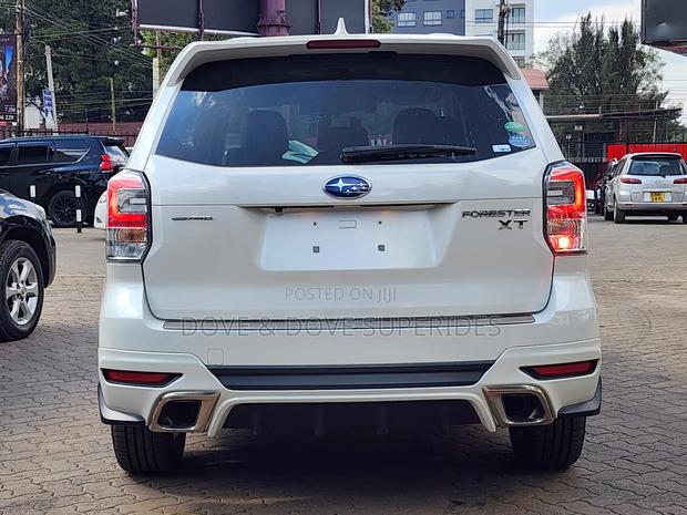 Subaru Forester 2.0XT Touring AWD 2017 White