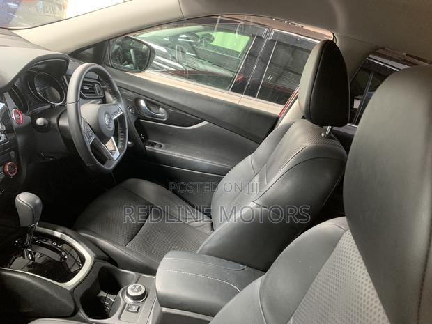Nissan X-Trail 2.0 Petrol FWD 2018 Red