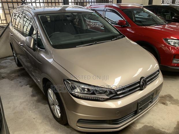 Volkswagen Touran 2018 Ivory