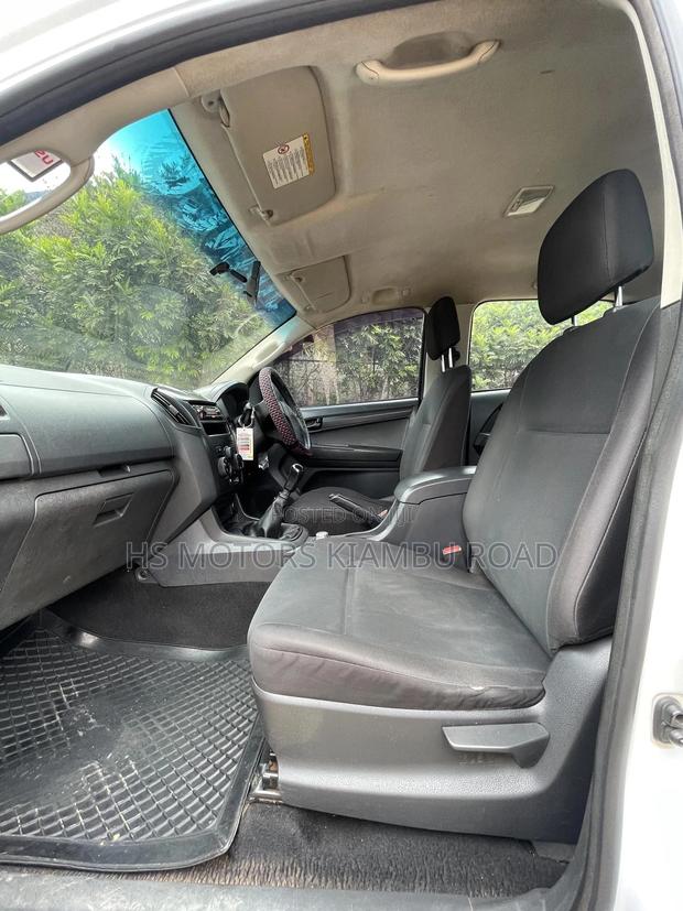 Isuzu D-MAX 2015 White