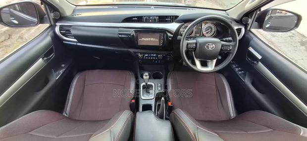 Toyota Hilux 2020 Black