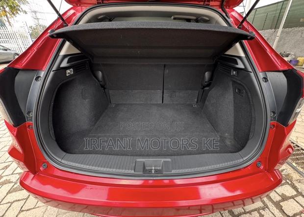 Honda Vezel 1.5 Hybrid 2WD 2018 Red