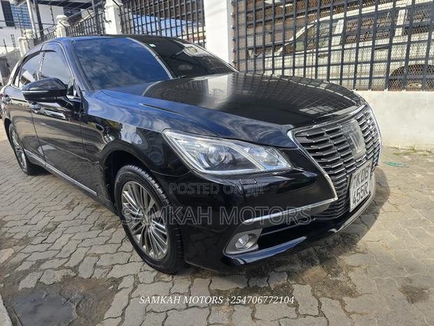Toyota Crown 2015 Black