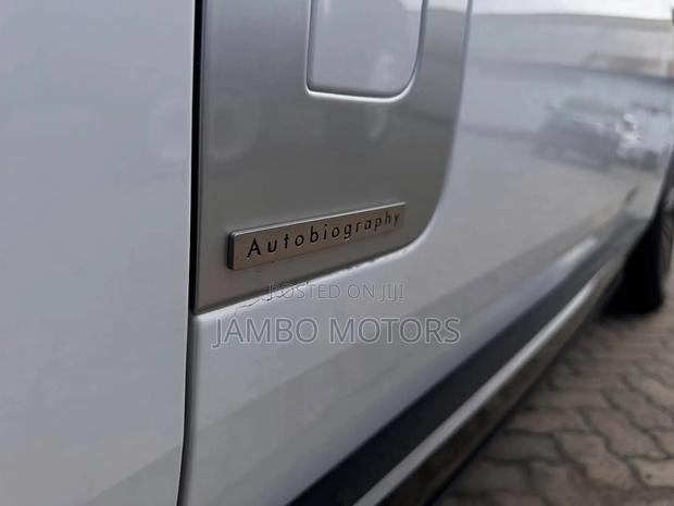 Land Rover Range Rover Vogue 2023 White