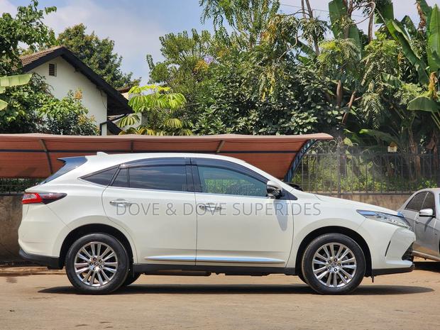 Toyota Harrier 2.0 2018 White