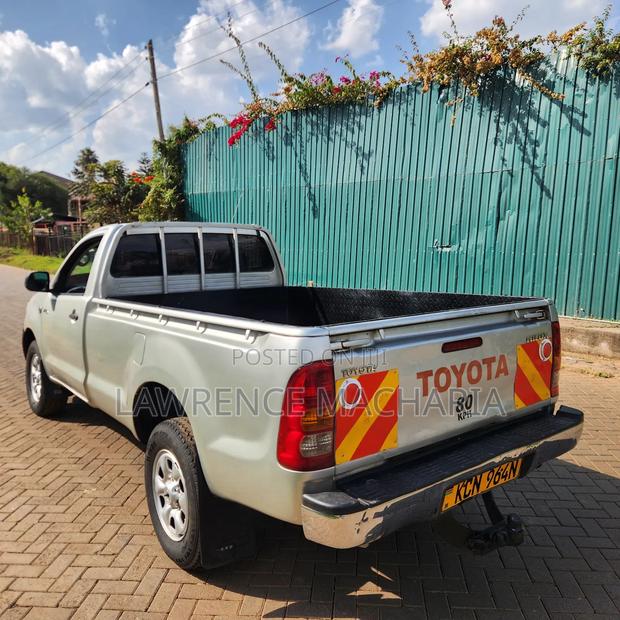 Toyota Hilux 2010 Silver