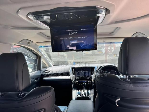 Toyota Alphard 2019 White