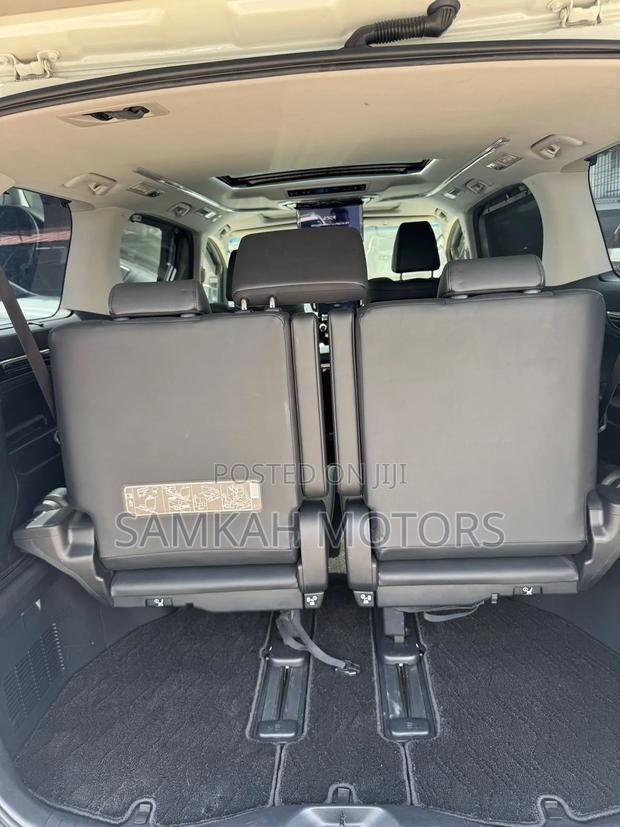 Toyota Alphard 2019 White