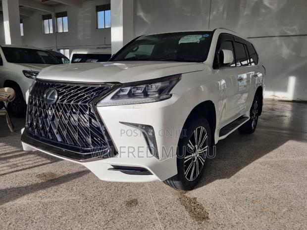 Lexus LX 570 AWD 2020 White