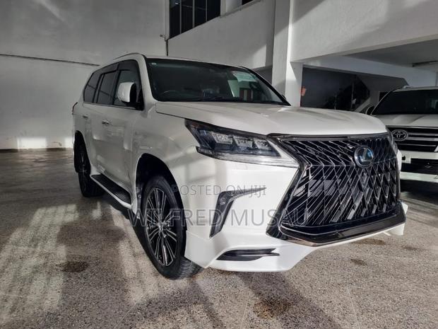 Lexus LX 570 AWD 2020 White