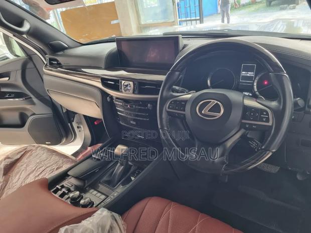Lexus LX 570 AWD 2020 White