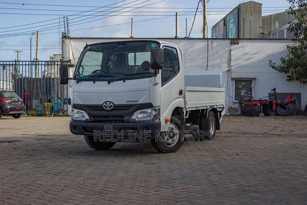 Toyota Dyna 2018 White