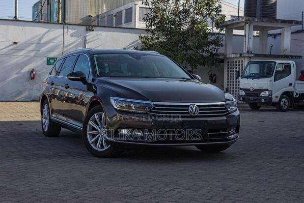 Volkswagen Passat 2.0T S 2018 Green