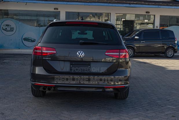 Volkswagen Passat 2.0T S 2018 Green