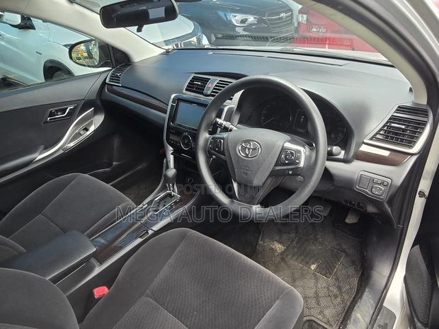 Toyota Allion 2018 Silver