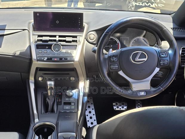 Lexus NX 300 FWD 2018 Black