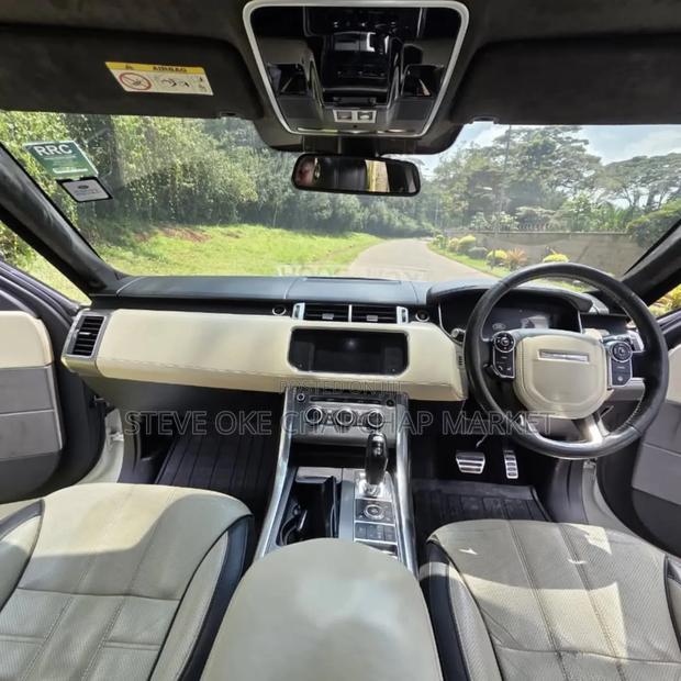 Land Rover Discovery 2015 Gold