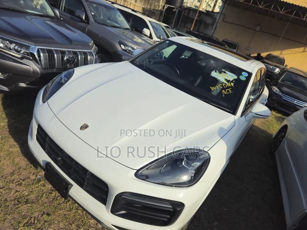 Porsche Cayenne 2019 White